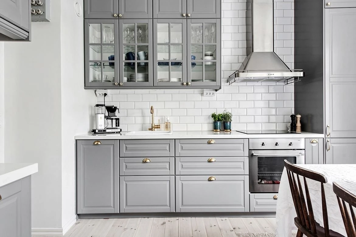 Какие столешницы сочетаются с серыми фасадами Какие столешницы сочетаются с серыми фасадами